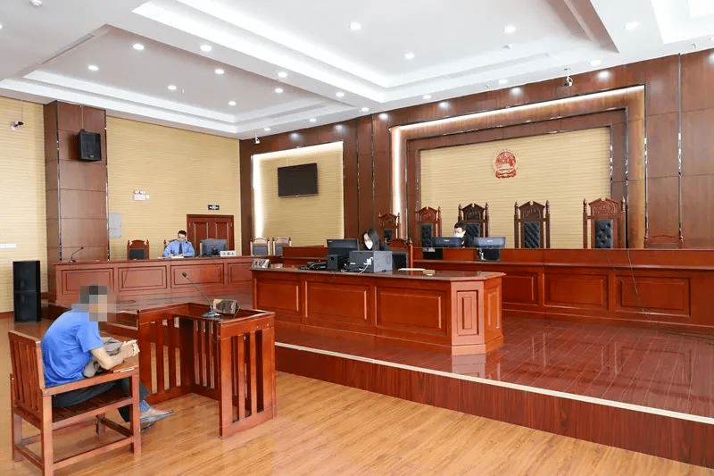 【男子隐瞒行程致55人隔离被判刑/男子故意隐瞒接触史,致400人被隔离!】