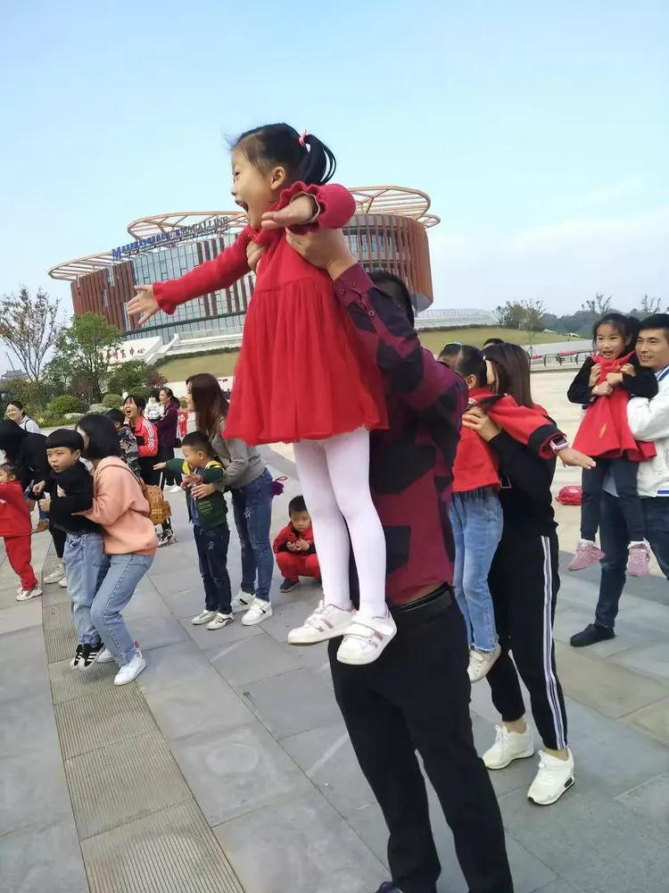 实测教程“哥哥跑得快开挂神器免费版”揭秘透视辅助万能挂用法-第1张图片